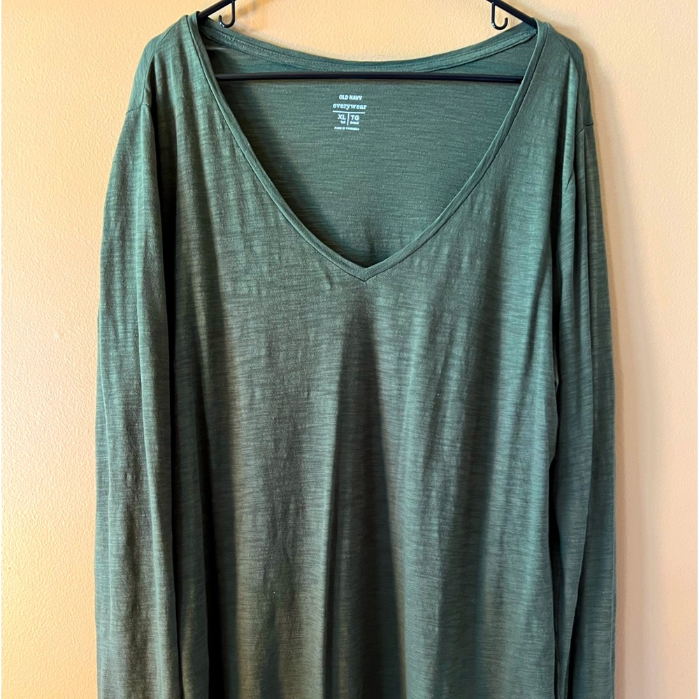 XL TALL Green long sleeved top